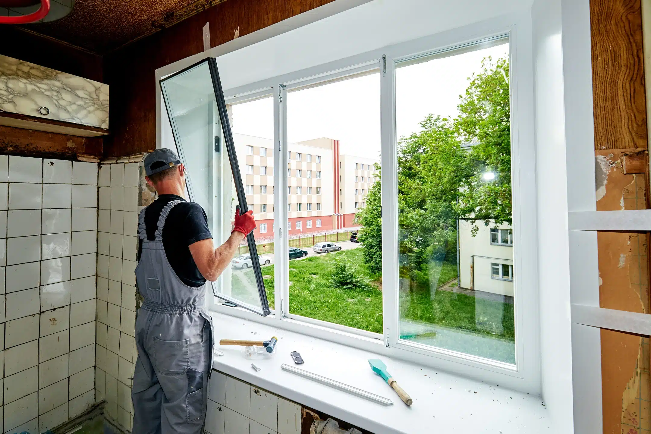 contractor installs new windows